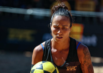 Trajetoria de Vanessa Tabarez no futevolei