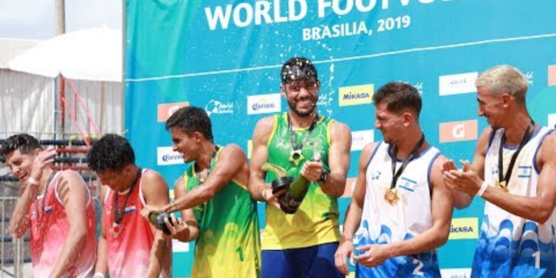Vinícius e Paraná vencem Mundial de Futevôlei